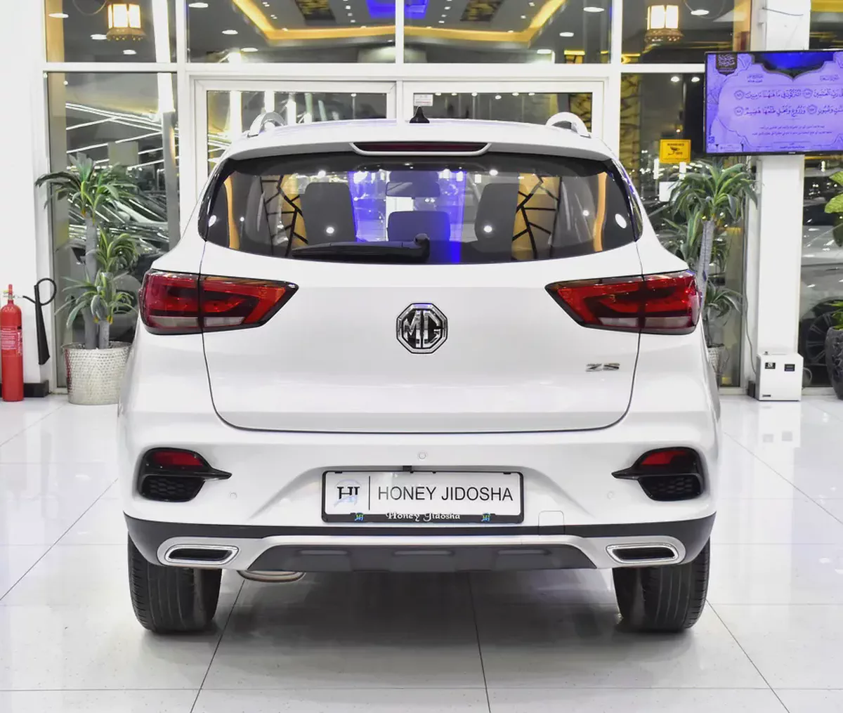 AED 499 EMi for 5Yrs | MG ZS ( 2023 Model ) in White Color GCC Specs-4-4