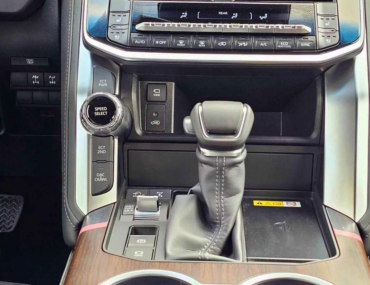 Toyota Land Cruiser VXR VX | 4.0L V6 PETROL | PWR WITH LEATHER SEATS  | DVD CAMERA | JBL SPEAKERS | SUNROOF (CODE#VX4MA)-9-0