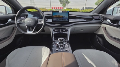 BYD QIN PLUS Design PHEV (White)-12