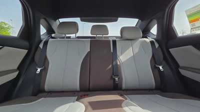 BYD QIN PLUS Design PHEV (White)-9