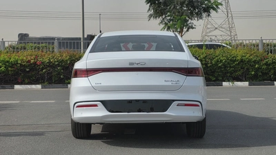 BYD QIN PLUS Design PHEV (White)-11