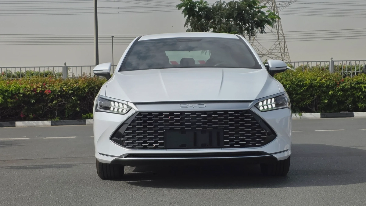 BYD QIN PLUS Design PHEV (White)-2-2