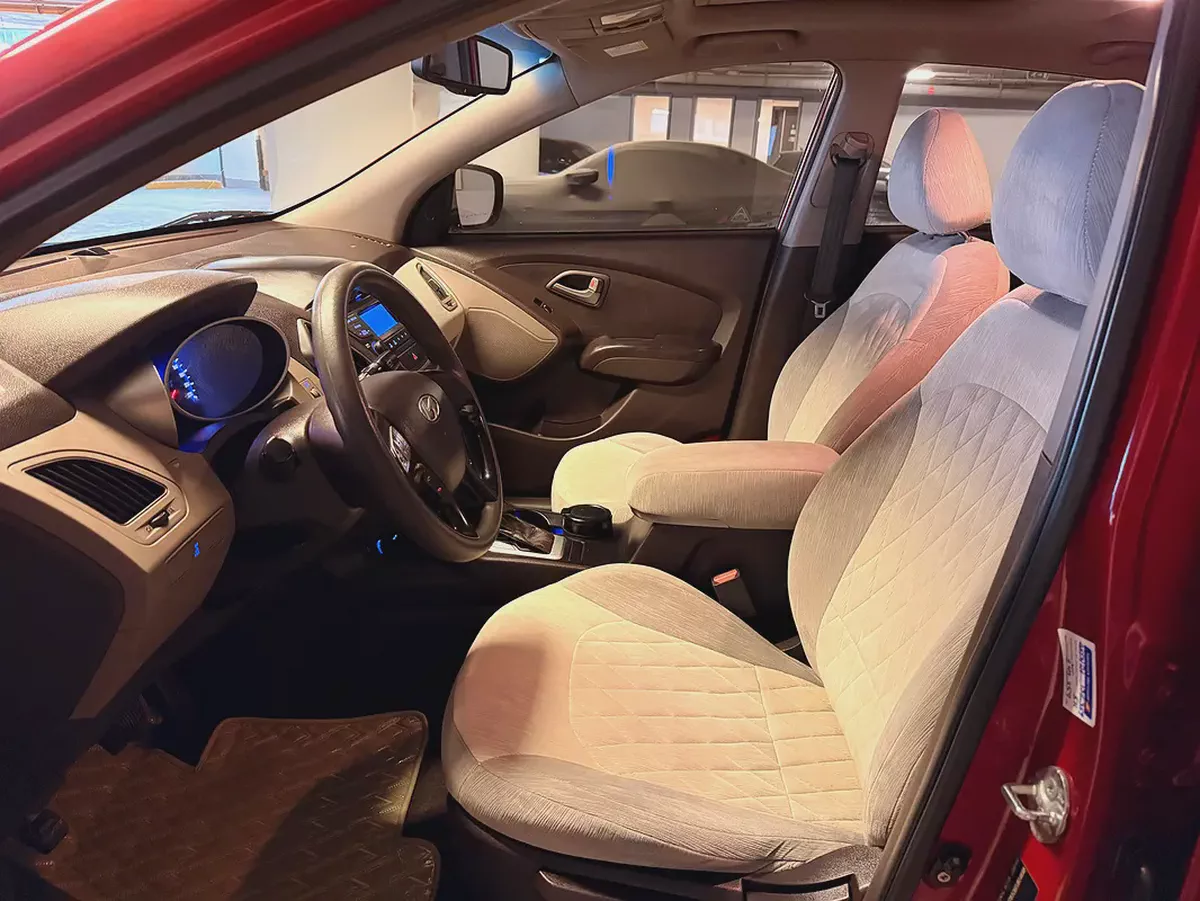 Hyundai Tucson Limited 4WD 2014 Model GCC Specs with Partial Service History-7-7
