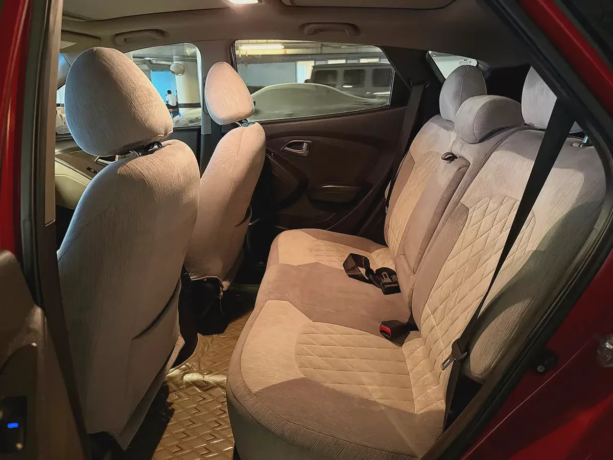 Hyundai Tucson Limited 4WD 2014 Model GCC Specs with Partial Service History-8-8