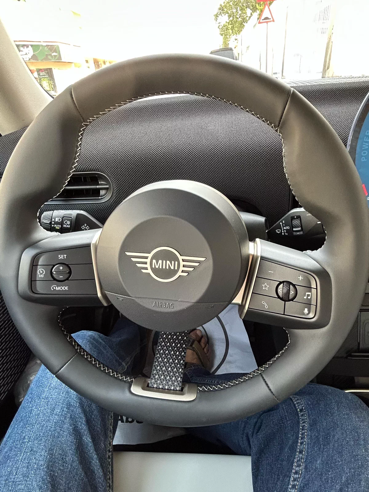 MINI Cooper 2-Door Hatchback-4-4