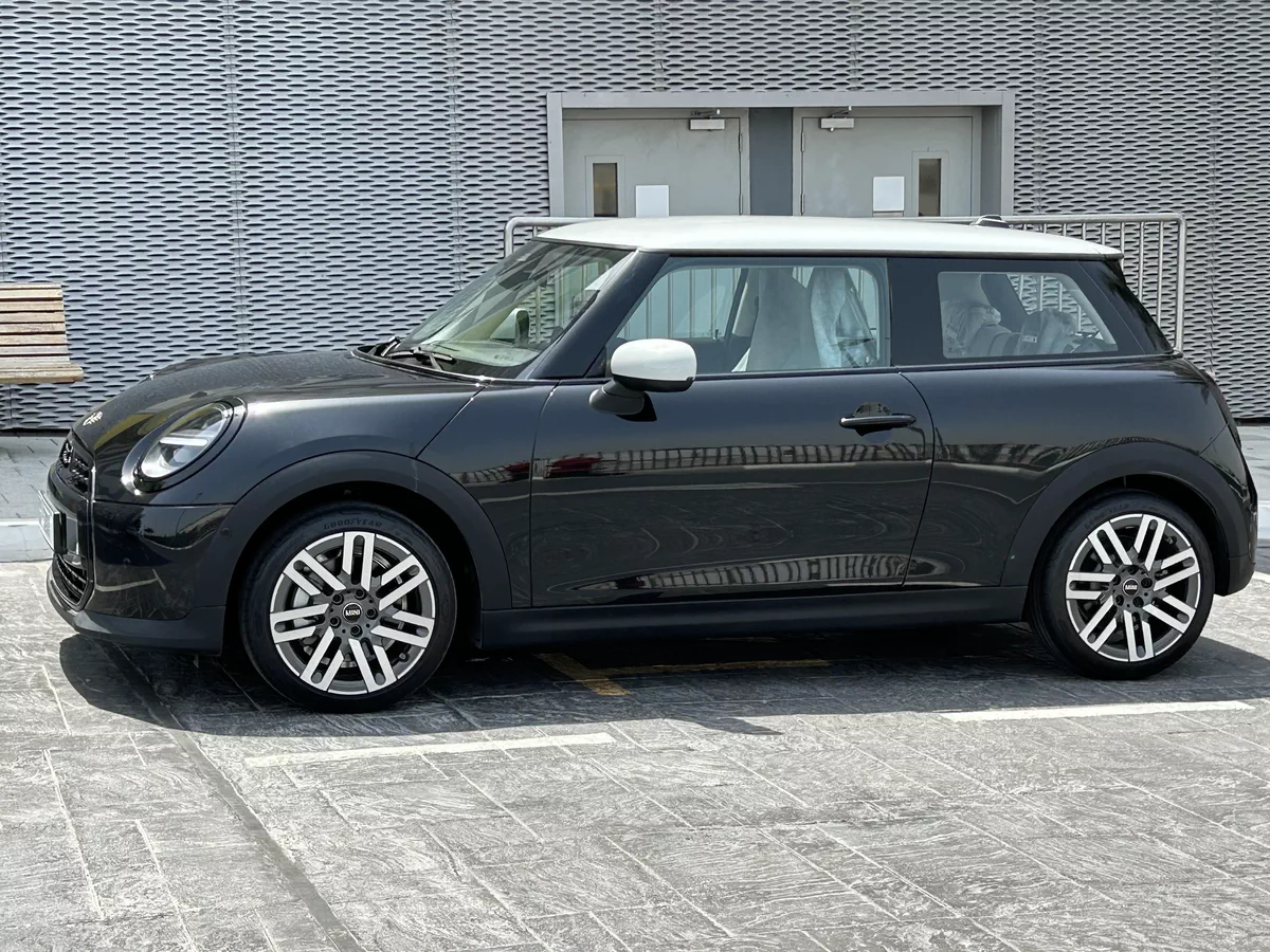 MINI Cooper 2-Door Hatchback-5-5