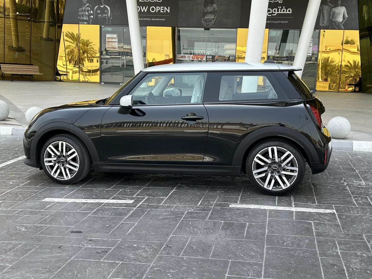 MINI Cooper 2-Door Hatchback-6-6