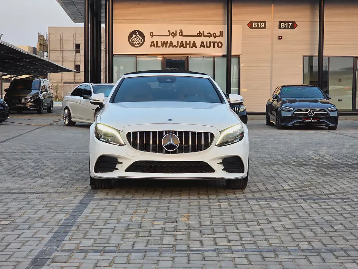 2023 Mercedes-Benz C300 Coupe - American Specs - GCC Ready!-1-1
