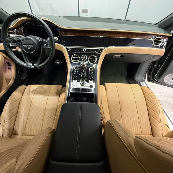 Bentley Continental GT W12 4.0T V8 | GCC Specs | Full Service History | Under Dealer Warranty