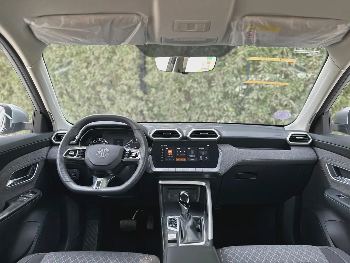 MG ZS STD 1.5 /2026-4-4