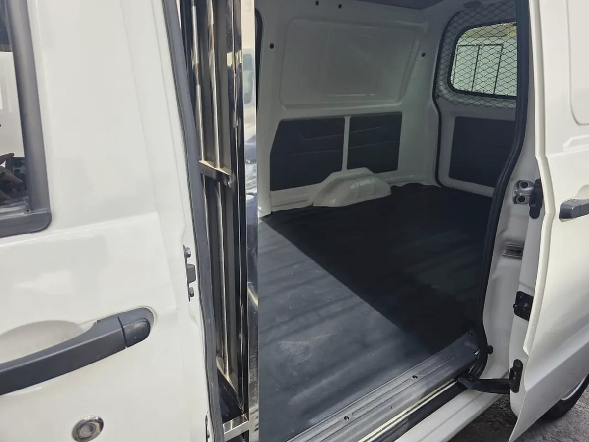 Victory Cargo Van l GCC Under Warranty / Full Service History From Agency-13-13