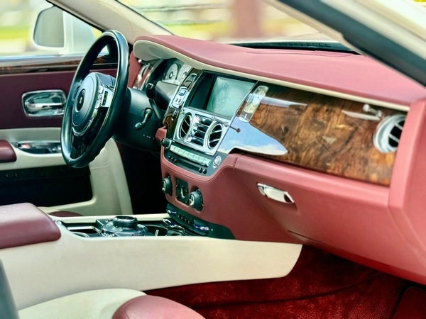 Std 6.6L l ROLLS ROYCE GHOST l GCC SPECS l 6.6L W12 l YEAR 2017 l
