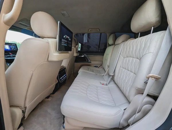 TOYOTA LAND CRUISER 2014 FACELIFTED 2025 WITH INTERIOR AND EXTERIOR V6 4.0L IN PERFECT CONDITION