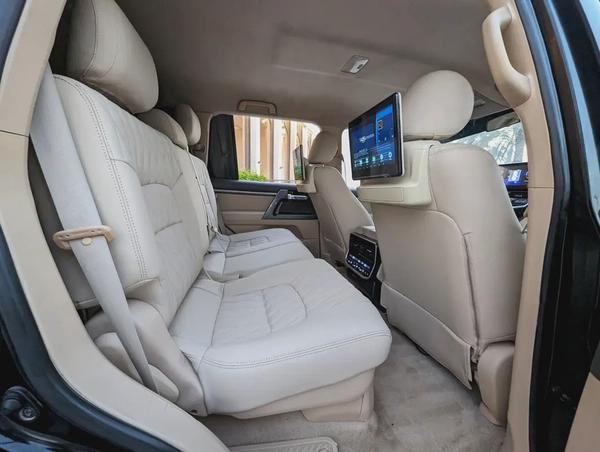 TOYOTA LAND CRUISER 2014 FACELIFTED 2025 WITH INTERIOR AND EXTERIOR V6 4.0L IN PERFECT CONDITION