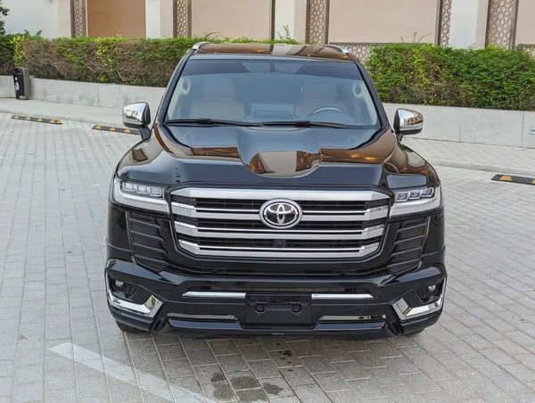 TOYOTA LAND CRUISER 2014 FACELIFTED 2025 WITH INTERIOR AND EXTERIOR V6 4.0L IN PERFECT CONDITION