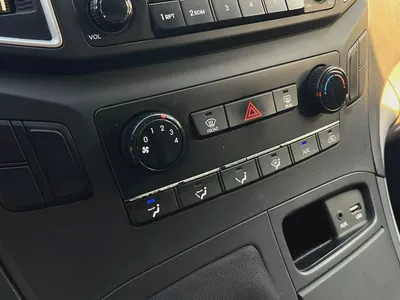 2021 Hyundai H1 | 3 Seats | Van | Manual | Petrol | GCC | Ref#1139-15