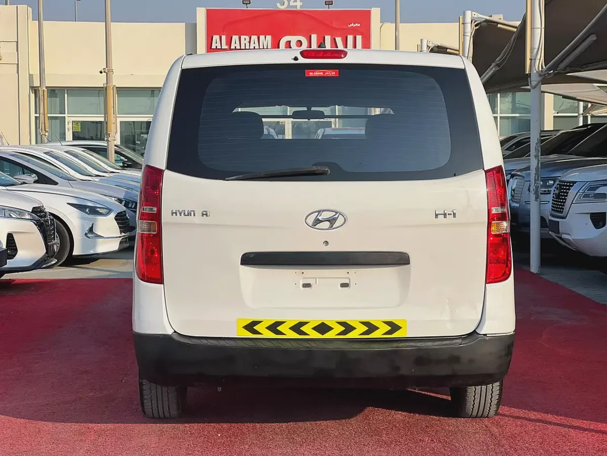 2021 Hyundai H1 | 3 Seats | Van | Manual | Petrol | GCC | Ref#1139-4-4