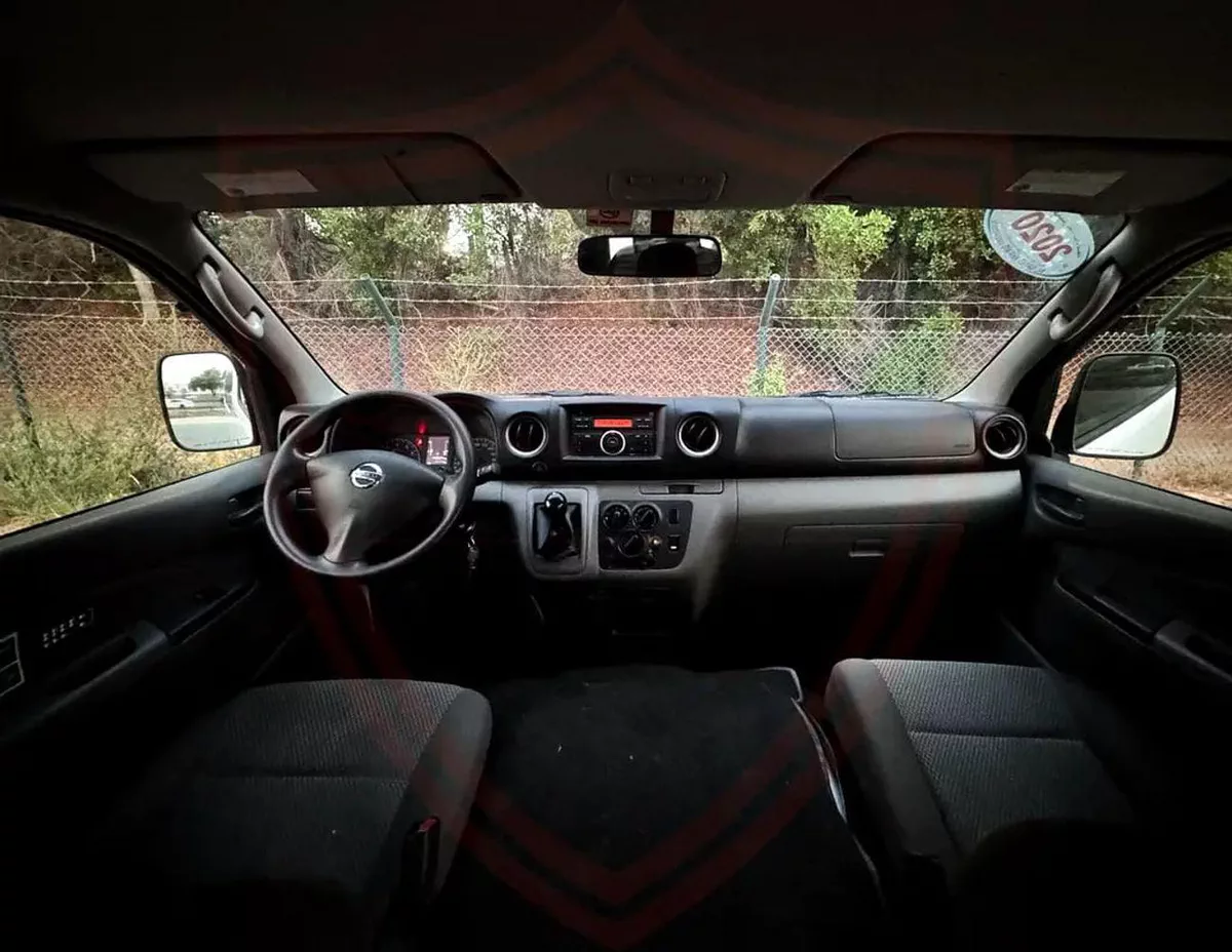 Nissan Urvan STANDARD 2.5 L | | GCC | Accident-Free | In Excellent Condition | 907 P.M-12-0