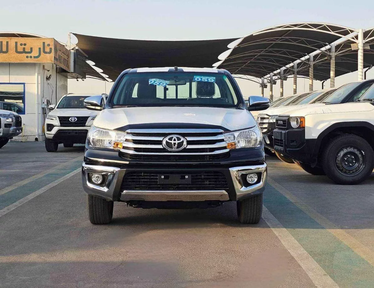 Toyota Hilux SGLX SR5 NARROW BODY / 2.7L PETROL V4 A/T / REAL CAMERA WITH CHROME BUMPERS / (CODE # HP2F2)