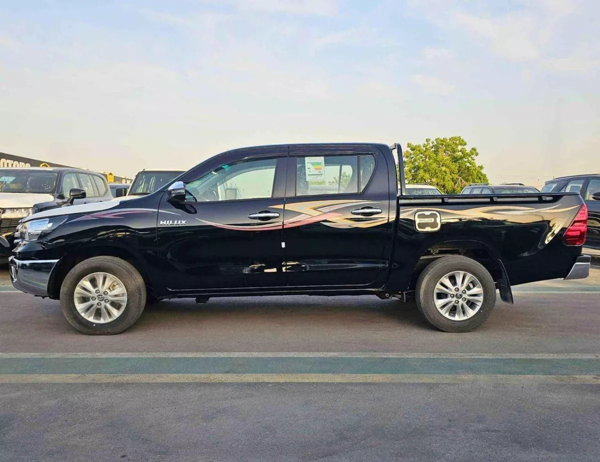 Toyota Hilux SGLX SR5 NARROW BODY / 2.7L PETROL V4 A/T / REAL CAMERA WITH CHROME BUMPERS / (CODE # HP2F2)-2-0