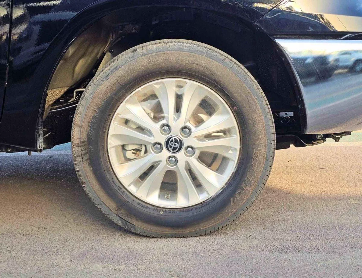 Toyota Hilux SGLX SR5 NARROW BODY / 2.7L PETROL V4 A/T / REAL CAMERA WITH CHROME BUMPERS / (CODE # HP2F2)-4-0