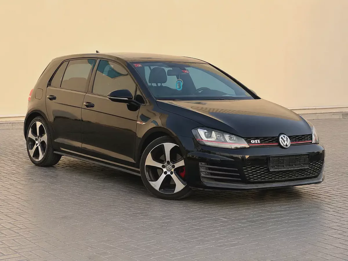 AED 2,300 EMI PM | VOLKSWAGEN GOLF | GTI P2 | LOW MILEAGE | ORIGINAL PAINT | 0% DOWNPAYMENT-1-1