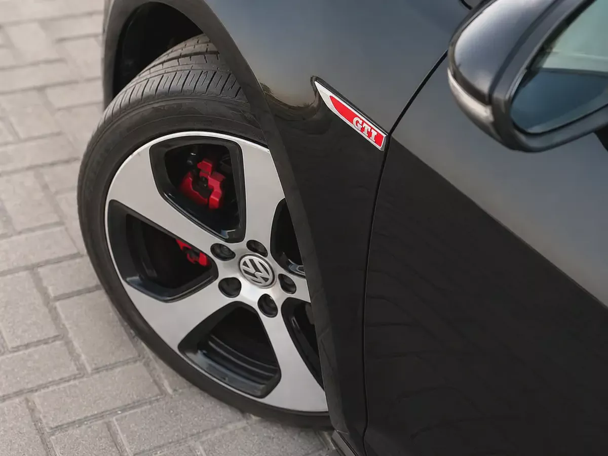 AED 2,300 EMI PM | VOLKSWAGEN GOLF | GTI P2 | LOW MILEAGE | ORIGINAL PAINT | 0% DOWNPAYMENT-8-8