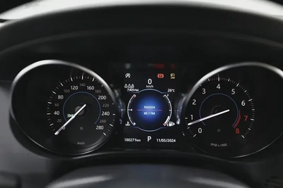 Jaguar F-Pace Prestige-13