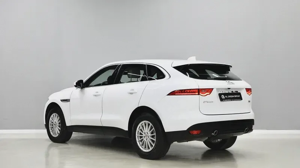 Jaguar F-Pace Prestige-10-10