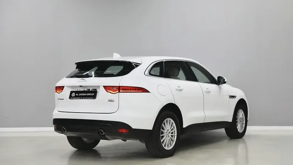 Jaguar F-Pace Prestige-7-7