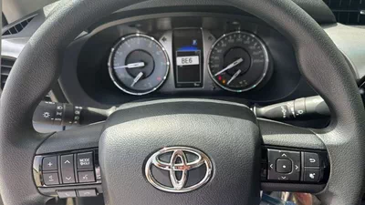 Toyota Hilux SGLX Toyota hilux 2.7L petrol AT MY25 SR5-15