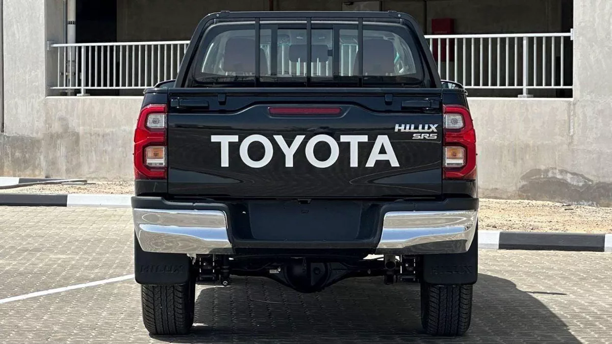 Toyota Hilux SGLX Toyota hilux 2.7L petrol AT MY25 SR5-4-0