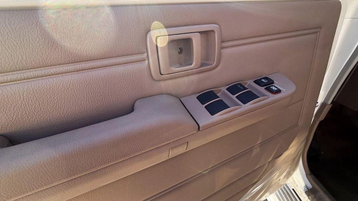 Toyota Land Cruiser Pick Up Toyota Land Cruiser Pick-Up - 2025-10-10