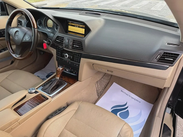 Mercedes-Benz E 550,V8 Coupe 2011, Japanese Specs, Excellent Condition