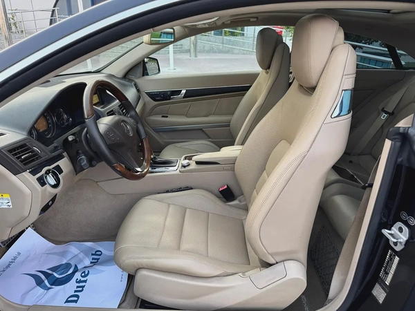 Mercedes-Benz E 550,V8 Coupe 2011, Japanese Specs, Excellent Condition