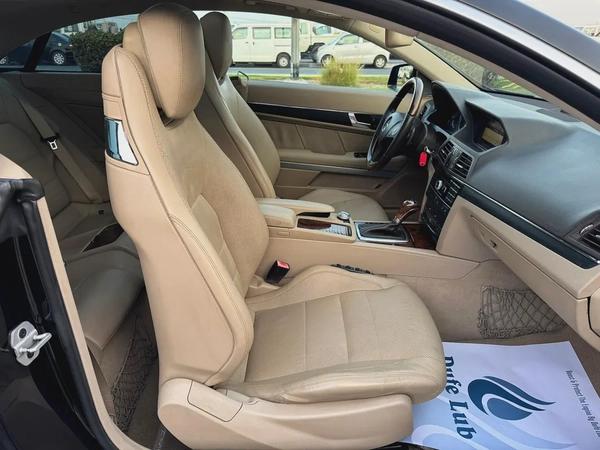 Mercedes-Benz E 550,V8 Coupe 2011, Japanese Specs, Excellent Condition