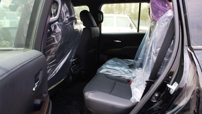 Toyota Land Cruiser LC300 GXR 4.0P AT MY2025 – BLACK-10
