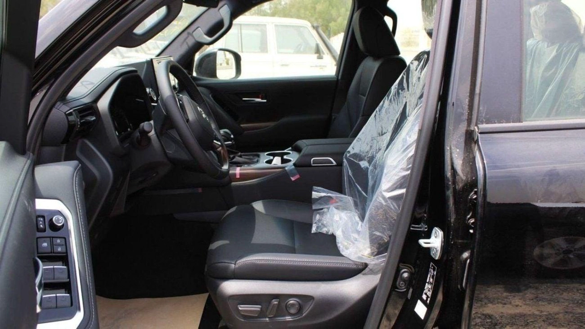 Toyota Land Cruiser LC300 GXR 4.0P AT MY2025 – BLACK-9-0