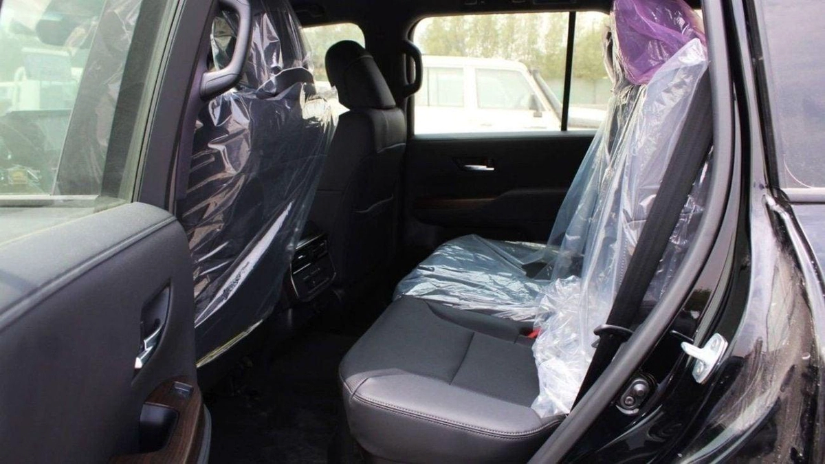 Toyota Land Cruiser LC300 GXR 4.0P AT MY2025 – BLACK-10-0