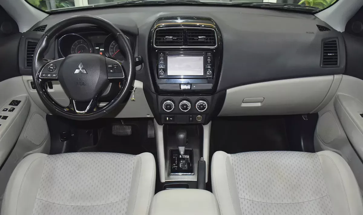 AED 614 EMi at 0% DP | Mitsubishi ASX 4WD ( 2019 Model ) in Silver Color GCC Specs-10-10