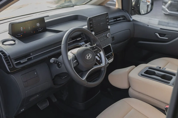 Hyundai Staria Comfort | GCC Specs | Automatic | Family Van | 2024 (Export)