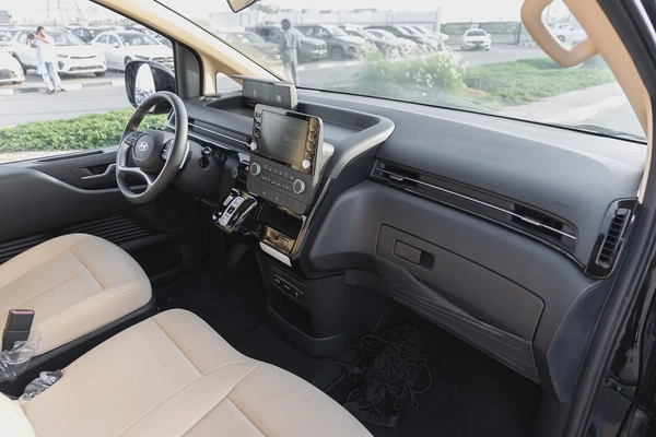 Hyundai Staria Comfort | GCC Specs | Automatic | Family Van | 2024 (Export)