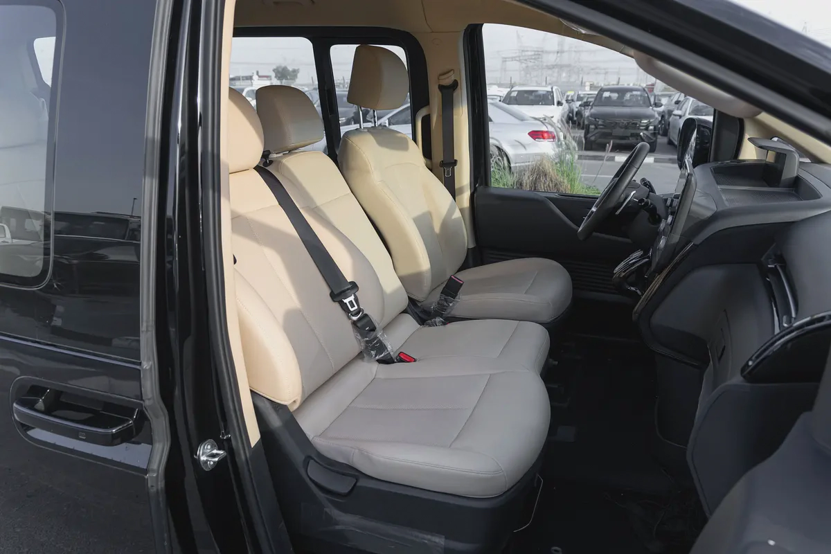 Hyundai Staria Comfort | GCC Specs | Automatic | Family Van | 2024 (Export)-17-17