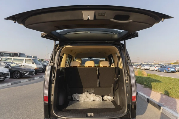 Hyundai Staria Comfort | GCC Specs | Automatic | Family Van | 2024 (Export)