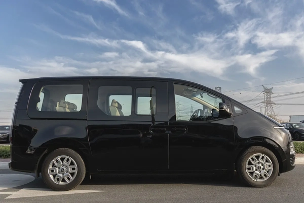 Hyundai Staria Comfort | GCC Specs | Automatic | Family Van | 2024 (Export)