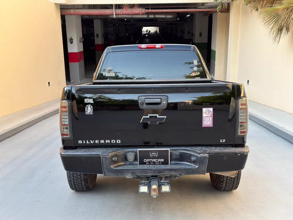 Gulf Specs 2010 CHEVROLET SILVERADO LT Double Cabin Pick-Up 5.3Litre V8-4-4