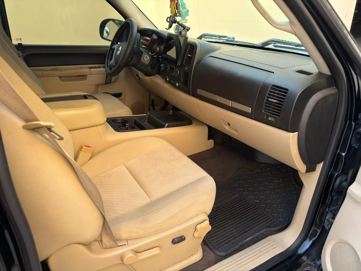 Gulf Specs 2010 CHEVROLET SILVERADO LT Double Cabin Pick-Up 5.3Litre V8-14-14