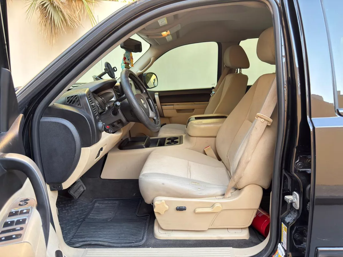 Gulf Specs 2010 CHEVROLET SILVERADO LT Double Cabin Pick-Up 5.3Litre V8-7-7