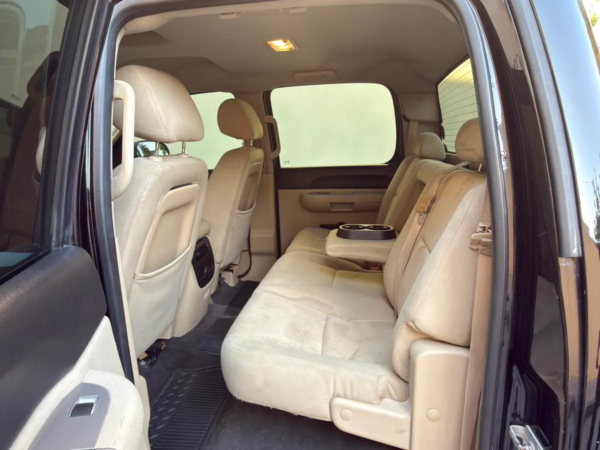 Gulf Specs 2010 CHEVROLET SILVERADO LT Double Cabin Pick-Up 5.3Litre V8-13-13