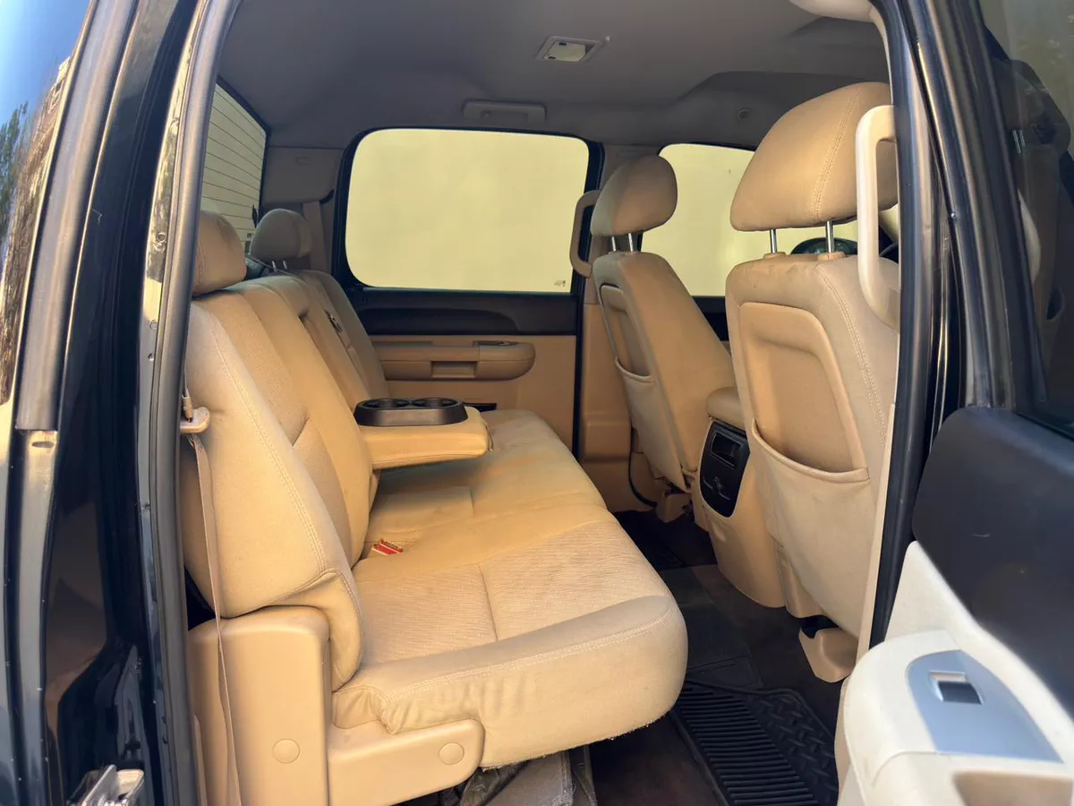 Gulf Specs 2010 CHEVROLET SILVERADO LT Double Cabin Pick-Up 5.3Litre V8-16-16